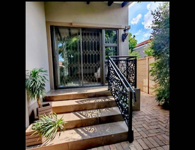 3 BEDROOM TOWNHOUSE FOR SALE IN VAALPARK